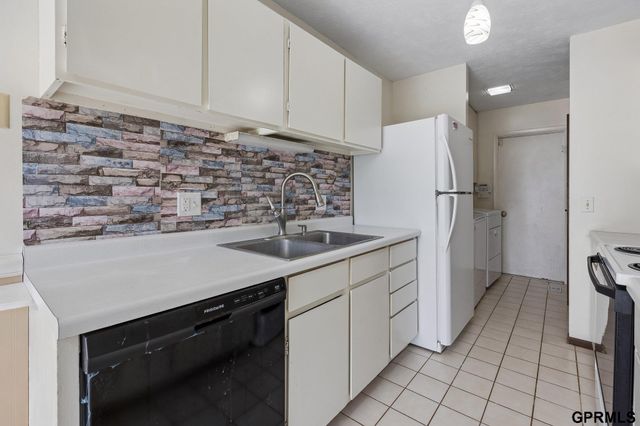 13205 Carpenter Street, Omaha, NE 68138