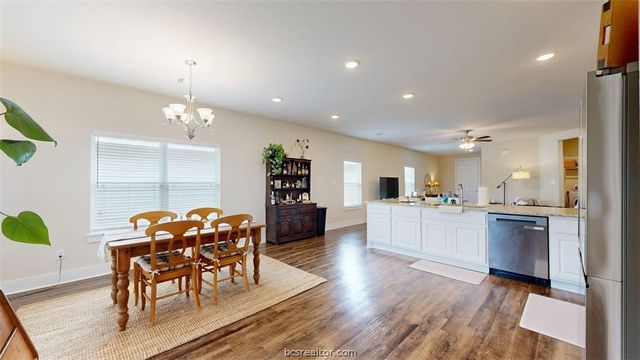 918 Fork Ct Court, College Station, TX 77845