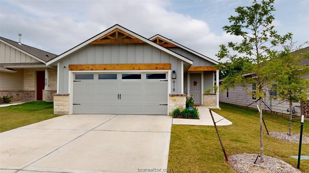 918 Fork Ct Court, College Station, TX 77845