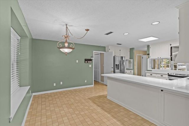 108 Valley Ct, Midland City, AL 36350
