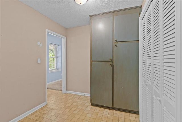 108 Valley Ct, Midland City, AL 36350