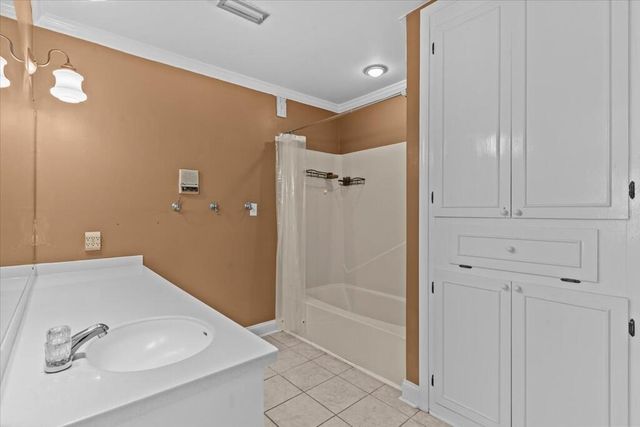 108 Valley Ct, Midland City, AL 36350