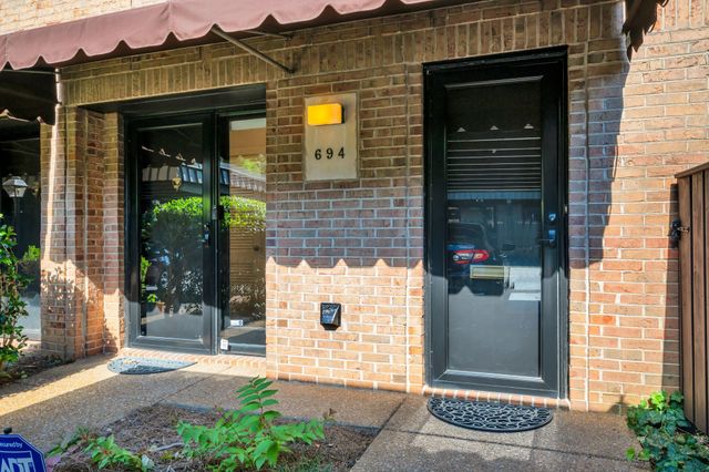 694 Timber Ln, Nashville, TN 37215