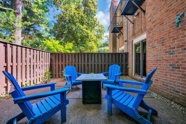 694 Timber Ln, Nashville, TN 37215