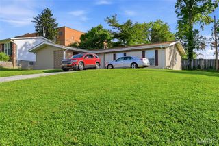 12925 Fernway Lane, Creve Coeur, MO 63141