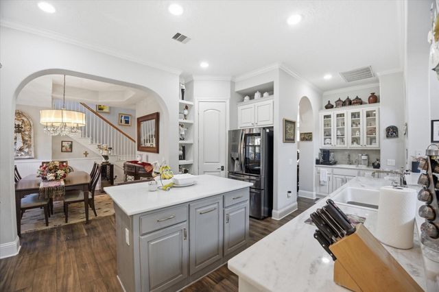 2727 N Cotswold Manor Drive, Houston, TX 77339