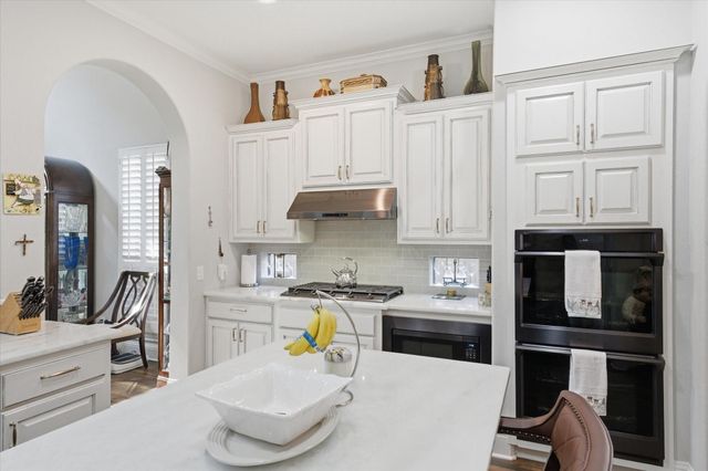 2727 N Cotswold Manor Drive, Houston, TX 77339