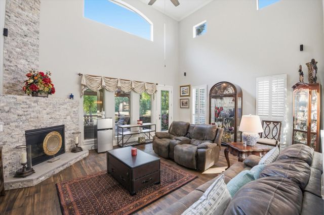 2727 N Cotswold Manor Drive, Houston, TX 77339