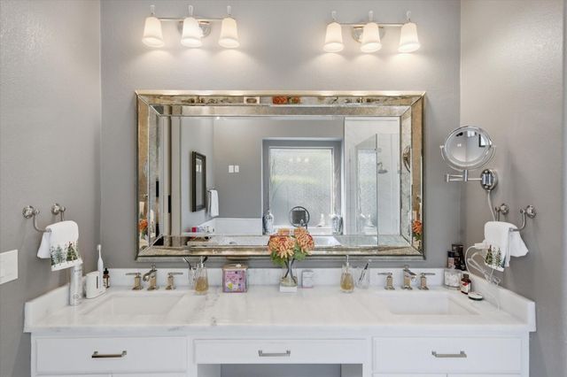 2727 N Cotswold Manor Drive, Houston, TX 77339