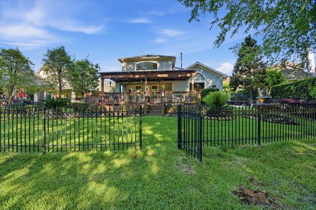 2727 N Cotswold Manor Drive, Houston, TX 77339
