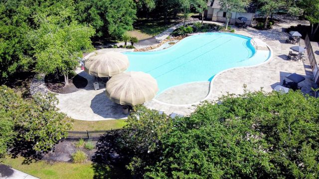 2727 N Cotswold Manor Drive, Houston, TX 77339