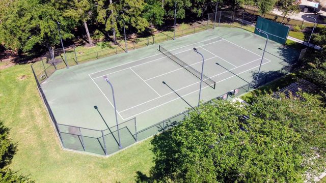 2727 N Cotswold Manor Drive, Houston, TX 77339