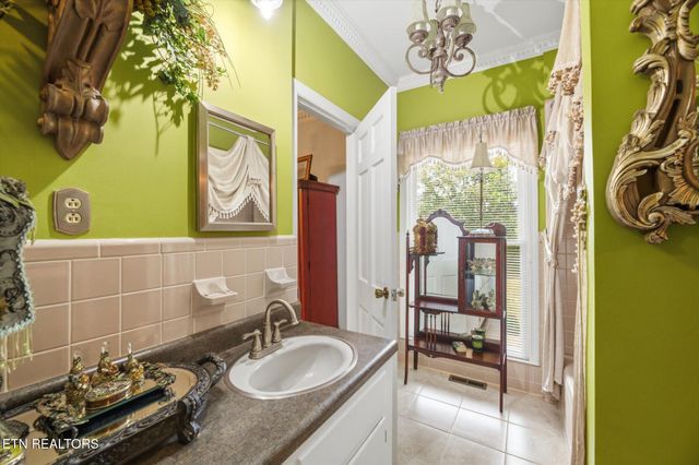 715 Harren Court, Etowah, TN 37331