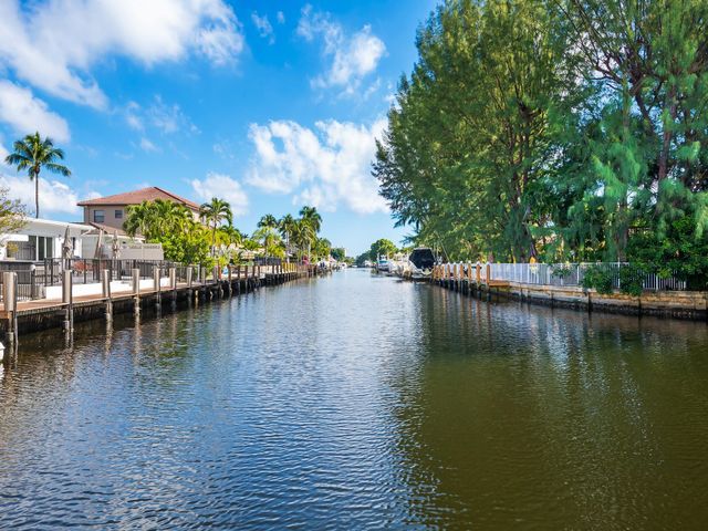 2591 NE 55th Ct 102, Fort Lauderdale, FL 33308