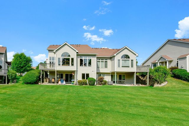 4831 Greenhaven Drive, White Bear Lake, MN 55127