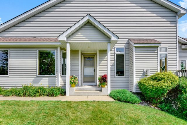 4831 Greenhaven Drive, White Bear Lake, MN 55127