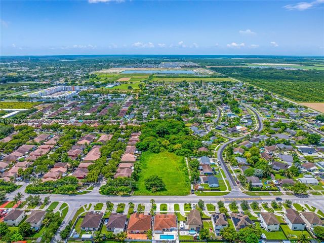 1560 W Mowry Drive, Homestead, FL 33030