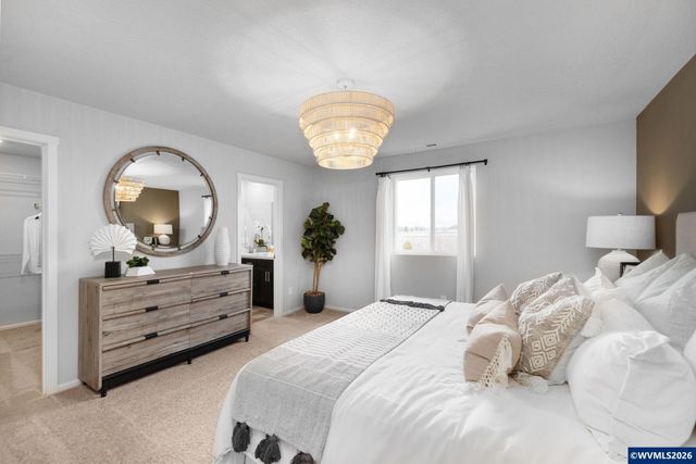 1058 Clemson St, Woodburn, OR 97071