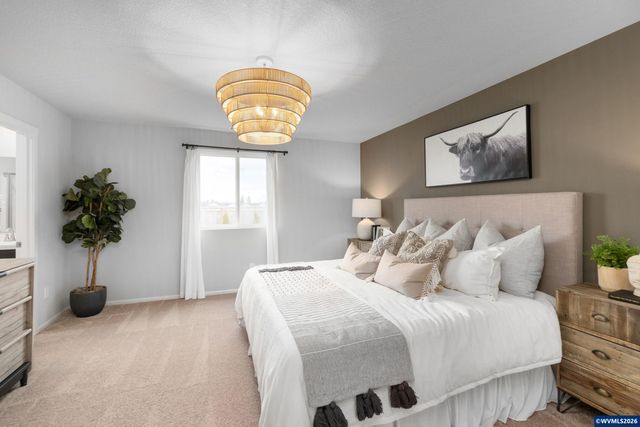 1058 Clemson St, Woodburn, OR 97071