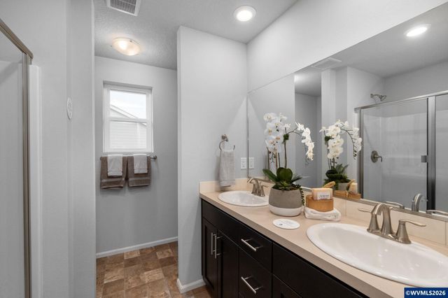 1058 Clemson St, Woodburn, OR 97071