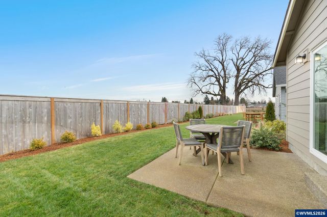 1058 Clemson St, Woodburn, OR 97071