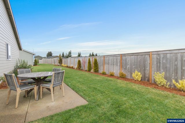 1058 Clemson St, Woodburn, OR 97071