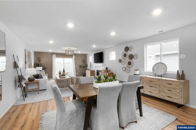 1058 Clemson St, Woodburn, OR 97071