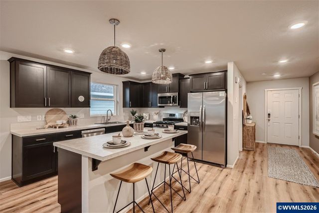 1058 Clemson St, Woodburn, OR 97071