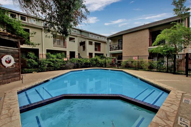 2104 Cullen Ave 202, Austin, TX 78757