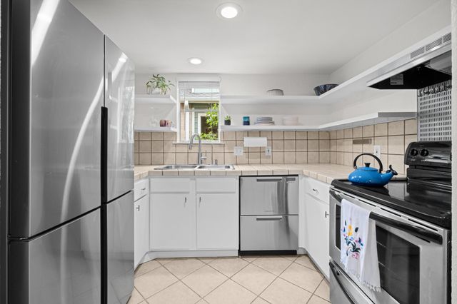 2104 Cullen Ave 202, Austin, TX 78757