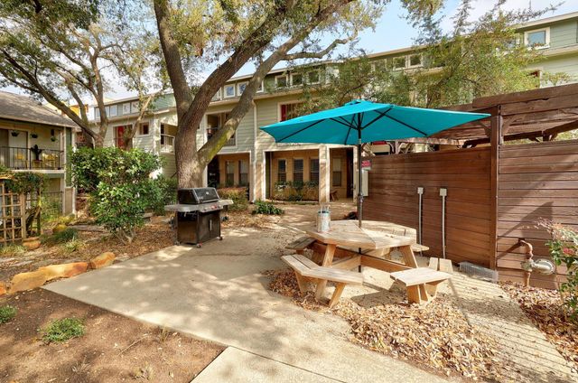 2104 Cullen Ave 202, Austin, TX 78757