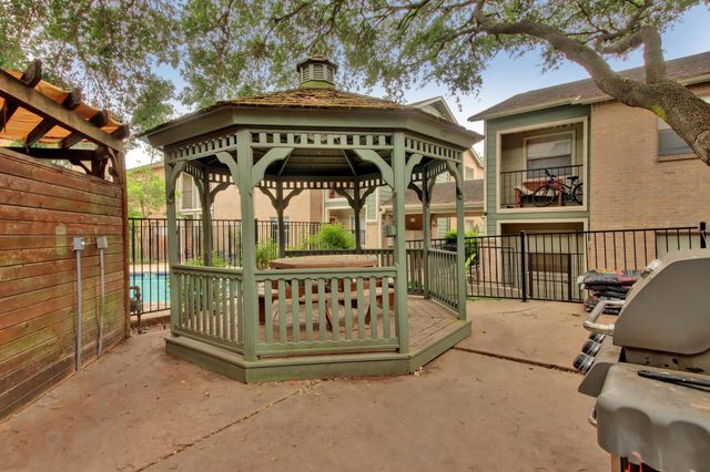 2104 Cullen Ave 202, Austin, TX 78757
