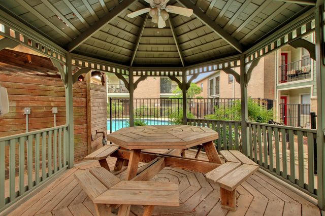 2104 Cullen Ave 202, Austin, TX 78757