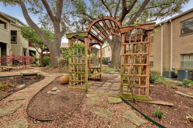2104 Cullen Ave 202, Austin, TX 78757