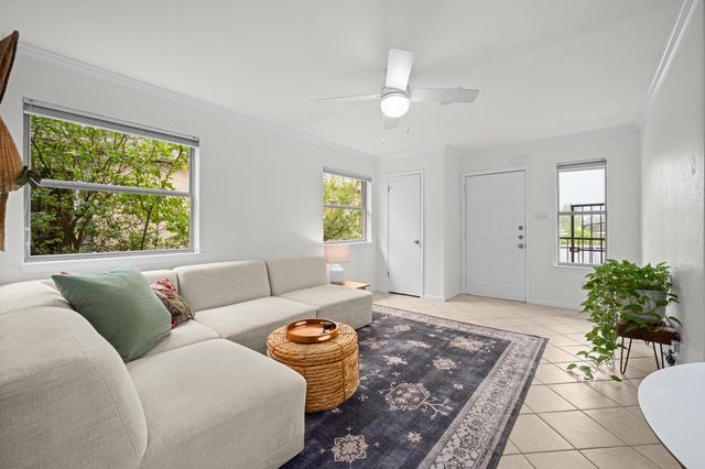 2104 Cullen Ave 202, Austin, TX 78757