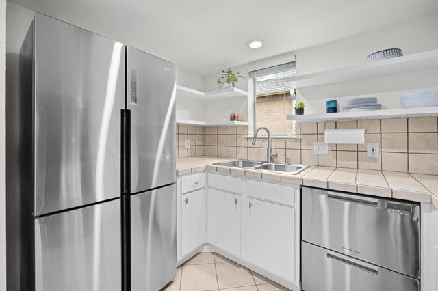 2104 Cullen Ave 202, Austin, TX 78757