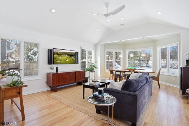 941 Harding St, Westfield Town, NJ 07090