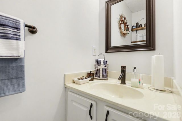 12511 Panthersville Drive, Charlotte, NC 28269