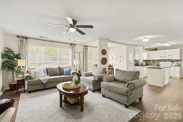 12511 Panthersville Drive, Charlotte, NC 28269