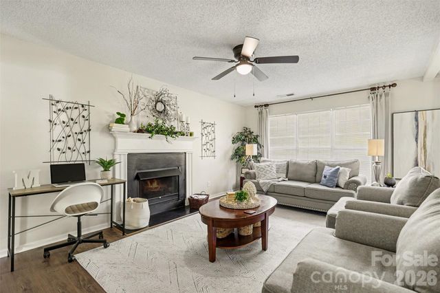 12511 Panthersville Drive, Charlotte, NC 28269