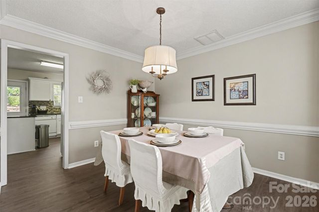 12511 Panthersville Drive, Charlotte, NC 28269