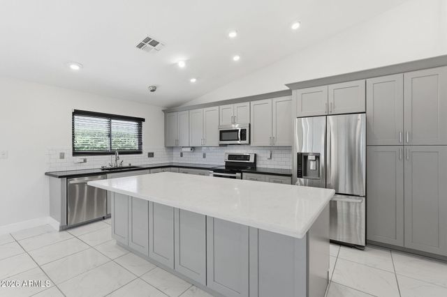 8817 W SALTER Drive, Peoria, AZ 85382