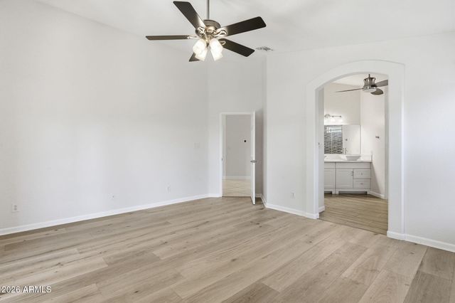 8817 W SALTER Drive, Peoria, AZ 85382