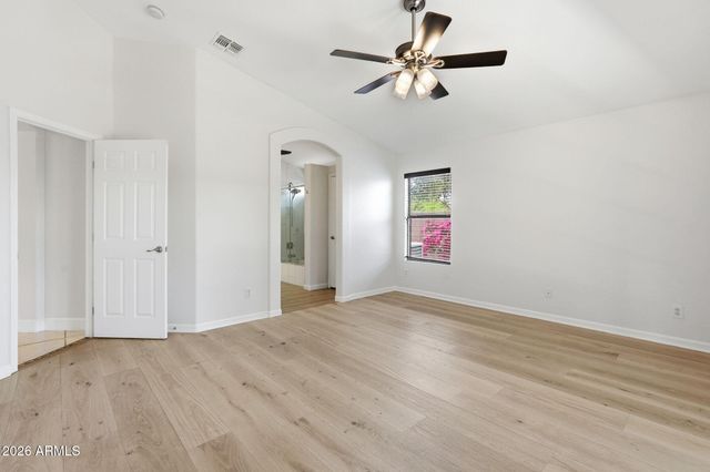 8817 W SALTER Drive, Peoria, AZ 85382