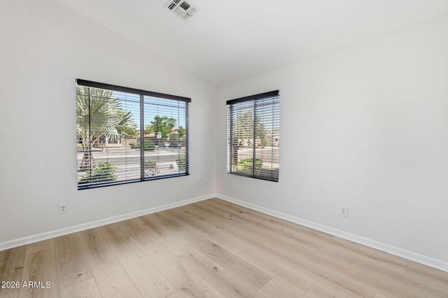 8817 W SALTER Drive, Peoria, AZ 85382