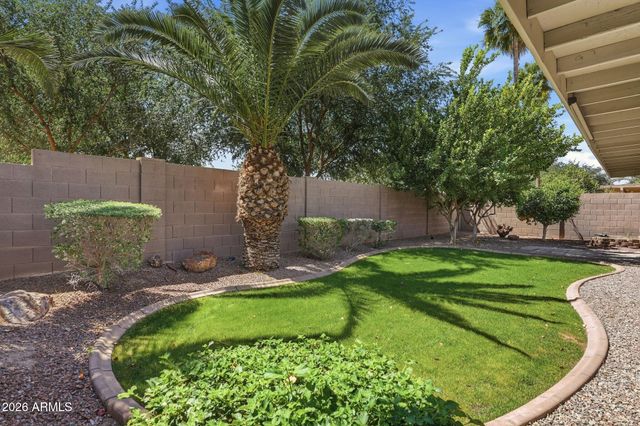 8817 W SALTER Drive, Peoria, AZ 85382