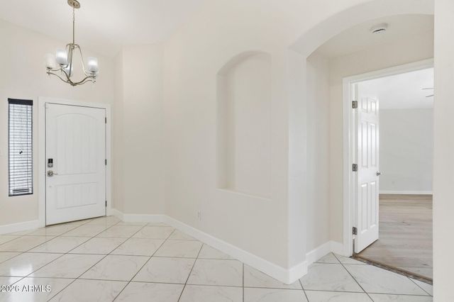 8817 W SALTER Drive, Peoria, AZ 85382