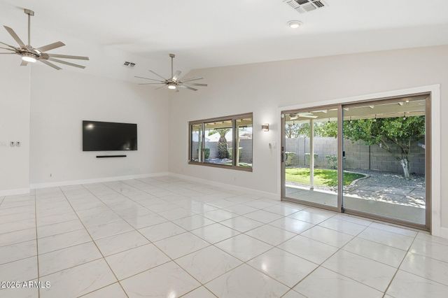 8817 W SALTER Drive, Peoria, AZ 85382