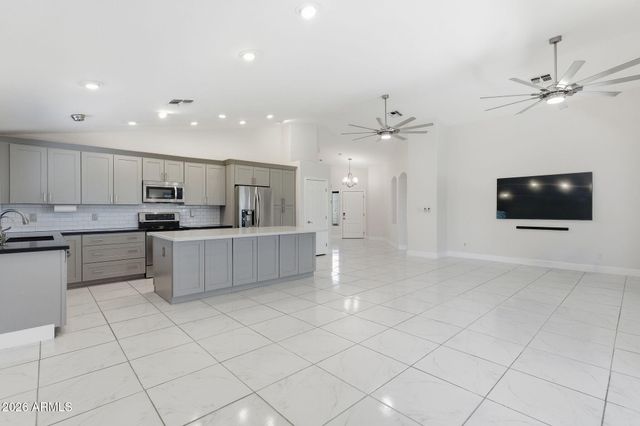 8817 W SALTER Drive, Peoria, AZ 85382