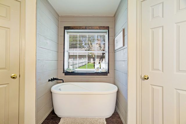245 Red Oak Lane, Powderly, TX 75473